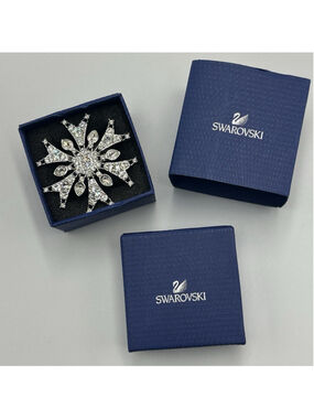 Swarovski Rhinestone Snowflake Brooch with Box 2” Retired Converts To Necklace